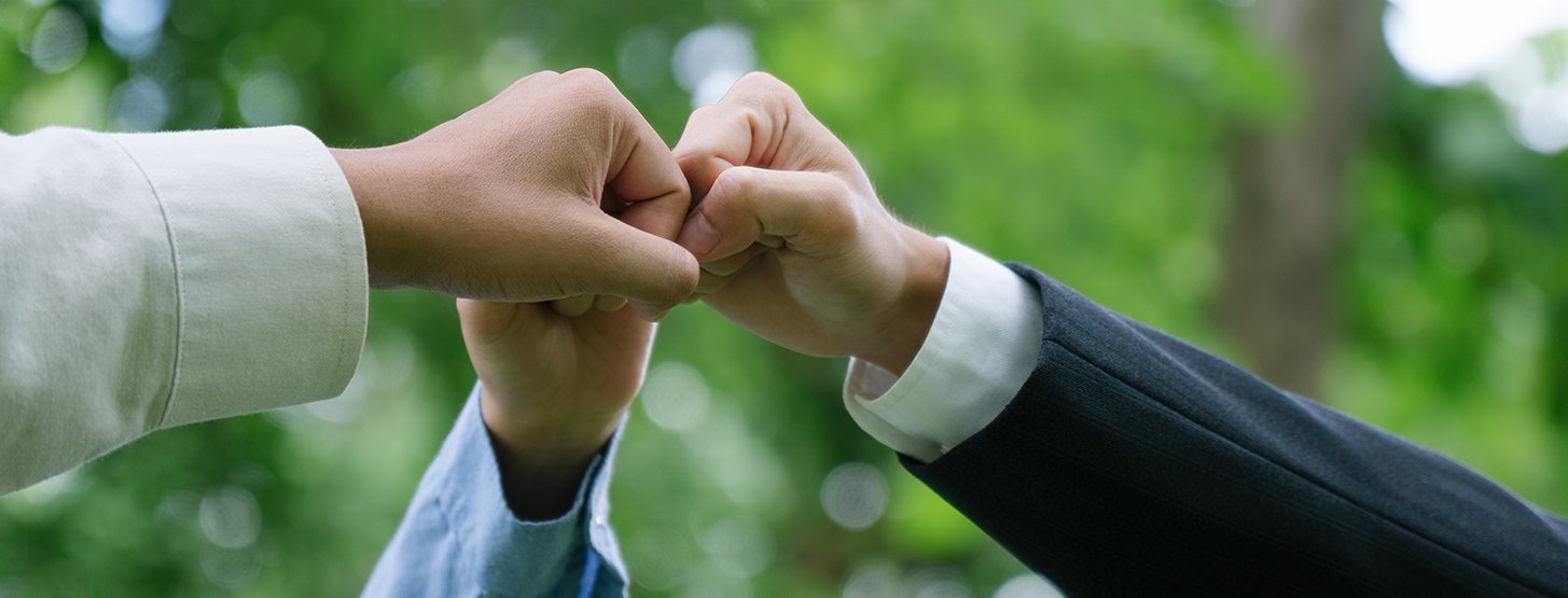 group_fist_bumping